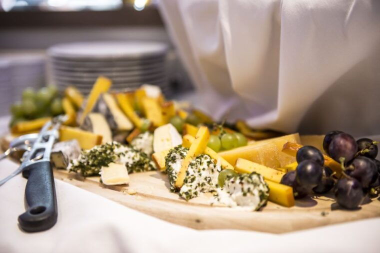 Vienna: Heurigen Cruise with Viennese Songs and Buffet - FAQs