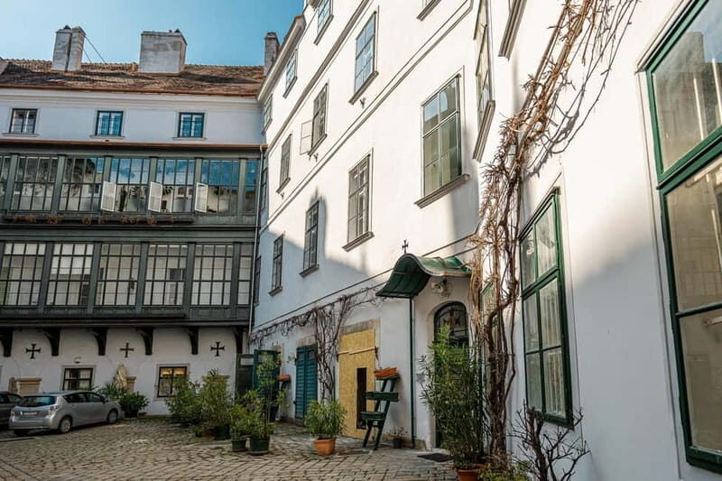 Vienna: Hidden courtyards Guided walking tour - Good To Know