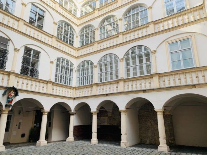 Vienna: Hidden Gems, Secret Courtyards, Legends and Symbols - Hunting for the Hidden Basilisk