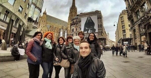 Vienna: Highlights Walking Tour With a Local Guide - Burgtor and Heldenplatz