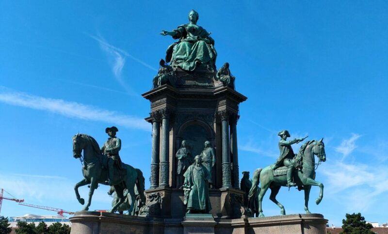Vienna Historical Highlight City Tour + Wine Tasting - Detailed Breakdown of the Itinerary