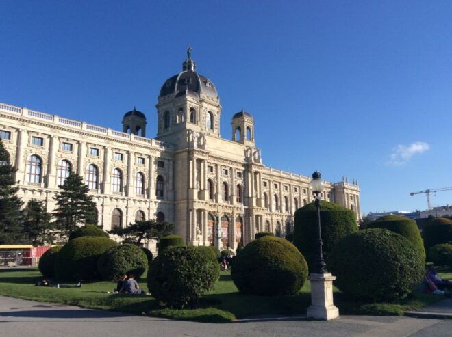 Vienna: Kunsthistorisches Museum's Masterpieces Guided Tour - Accessibility for Wheelchair Users