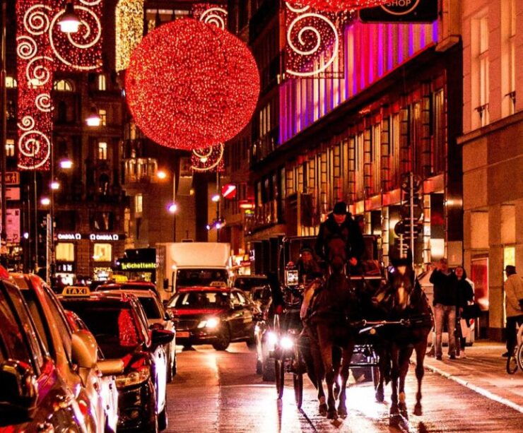 Vienna: Old Town Walking Tour With Christmas Market Visit - Activity Details