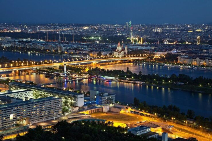Vienna: Panoramic Night Tour by Bus - Booking and Flexibility Options