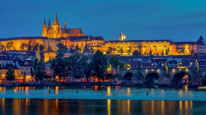 Vienna: Prague Guided Day Trip with Hotel Pickup - Exploring the Itinerary in Detail