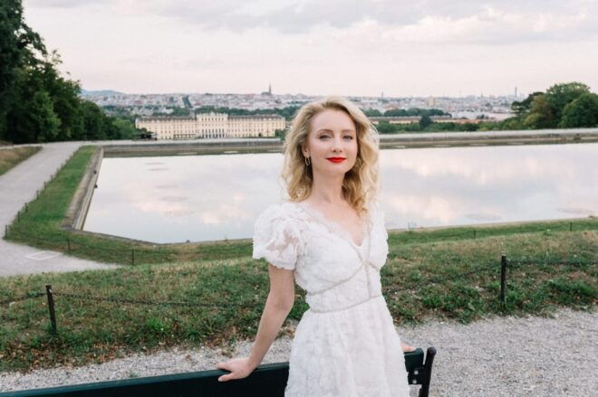 Vienna: Private Schönbrunn Gardens Photoshoot - Accessibility and Group Types