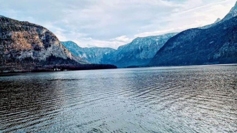 Vienna: Private tour from Vienna to Hallstatt and Salzburg - Authentic Insights from Travelers