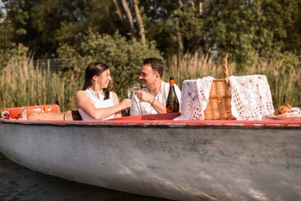 Vienna: Retro Boat Tour on the Danube River With Picnic - Frequently Asked Questions