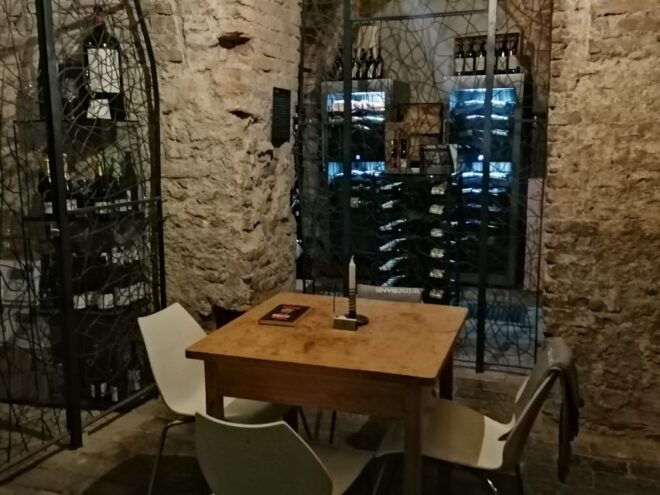 Vienna: Romantische Altstadt-Spaziergang Und Weinverkostung - Full Description