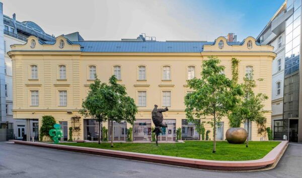 Vienna: Scenic Canal Cruise W/ Optional Heidi Horten Ticket - Meeting Point and Access