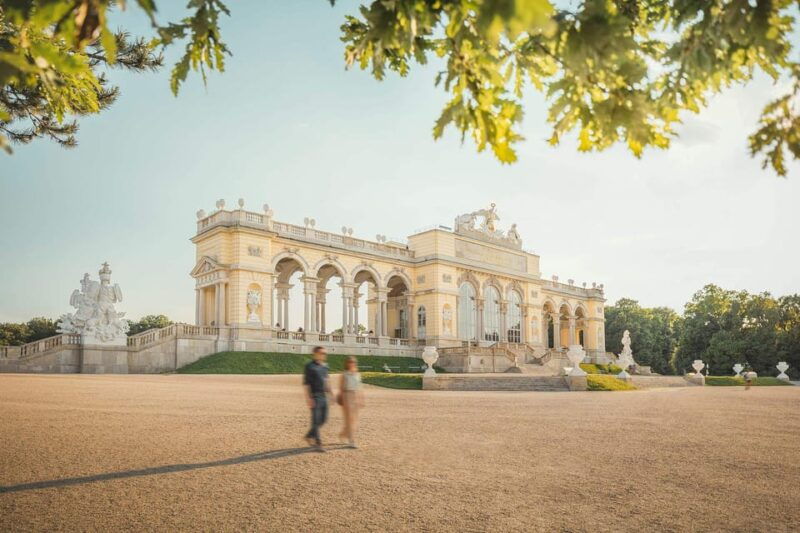Vienna: Schönbrunn Palace and its enchanting gardens - guided tour - Vienna: Schönbrunn Palace and its Enchanting Gardens - Guided Tour