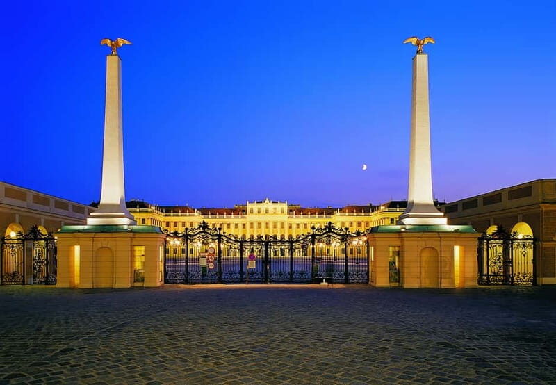 Vienna: Schönbrunn Palace Evening Tour, Dinner and Concert - Who Is This Tour Perfect For?