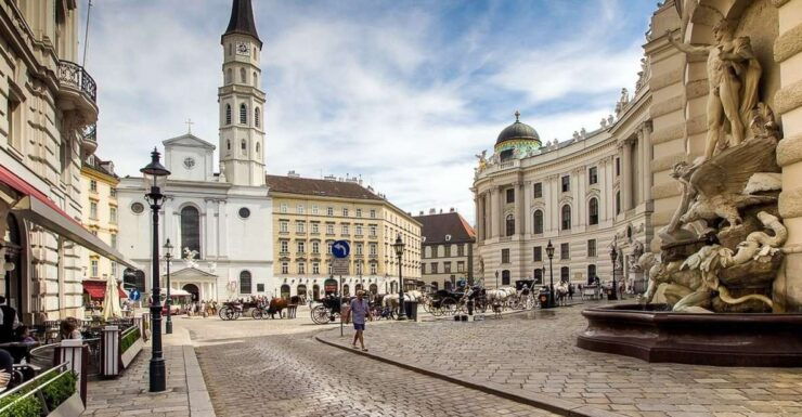 Vienna: Self-Guided Puzzle & Riddle Tour in the City Center - Highlights of the Riddling Story