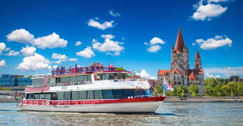 Vienna: Sightseeing Boat Tour with Lunch - Good To Know