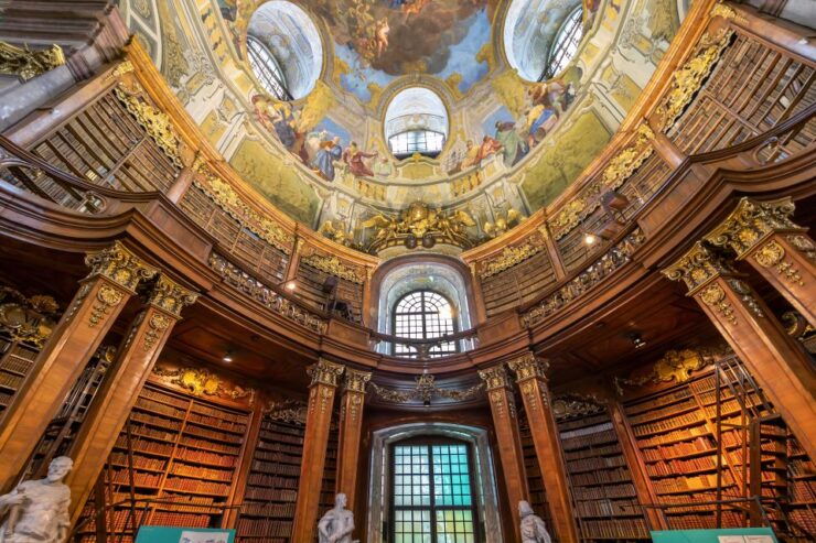Vienna: Skip-the-line Imperial Treasury Private Guided Tour - History and Treasures