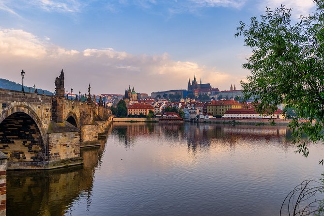 Vienna to Prague - Private Transfer With 2 Hours of Sightseeing - The Sum Up