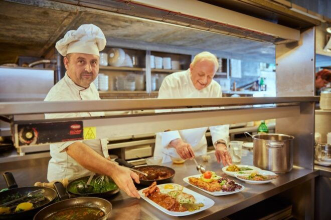 Vienna: Traditional Vienna Tasting Dinner With Folk Music - Inclusions