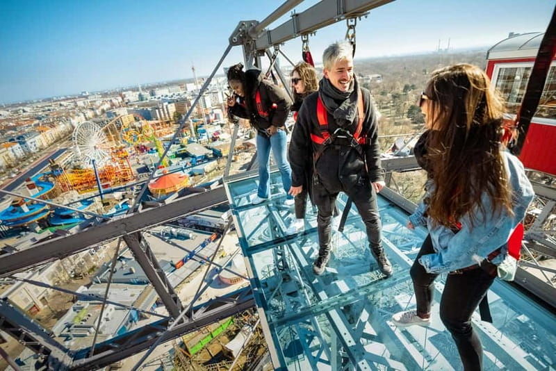 Vienna: Vienna Giant Ferris Wheel: Platform 9 Experience Ride - An Unconventional Spin on Vienna’s Iconic Ferris Wheel
