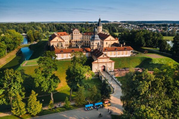 Vienna: Wachau, Hallstatt & Salzburg Trip With Traunsee Boat - Transportation and Pickup Details