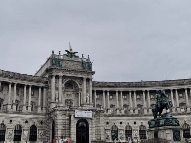 Vienna: Walking Tour in Spanish - Tour Highlights