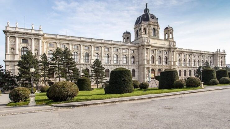 Vienna: Walking Tour of the Historic Ringstrasse - Free Cancellation and Flexible Booking Options