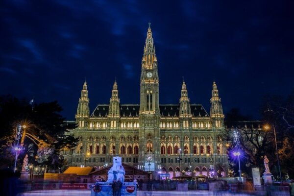 Vienna: Walking Tour of the Historic Ringstrasse - Choosing Participants and Checking Availability