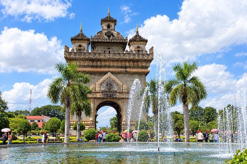Vientiane Historical Landmarks Full-Day Private Tour - That Luang, Patuxai and the national story