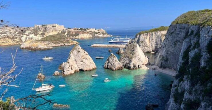 Vieste - Tremiti Islands: Private Tour by Dinghy - Languages and Features