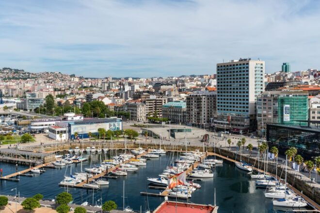 Vigo: Private Walking Tour Around the City With Beer or Wine - Cancellation Policy