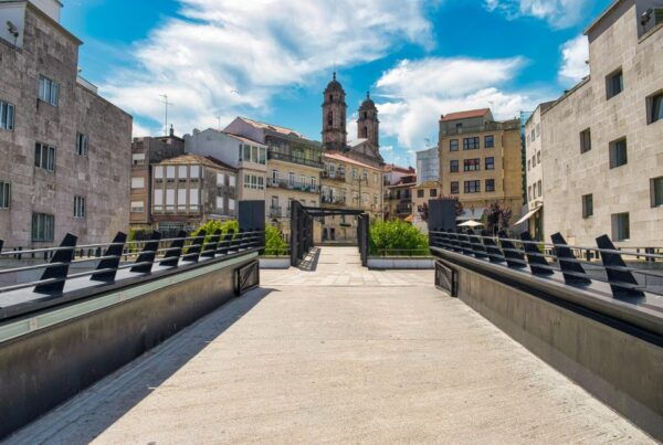 Vigo: Private Walking Tour Around the City With Beer or Wine - The Sum Up
