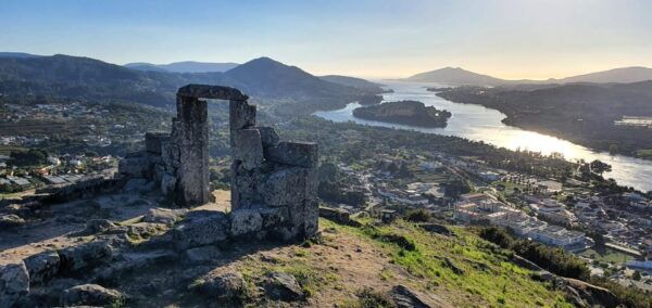 Vila Nova De Cerveira: Castle and Old Town Guided Tour - Booking Information