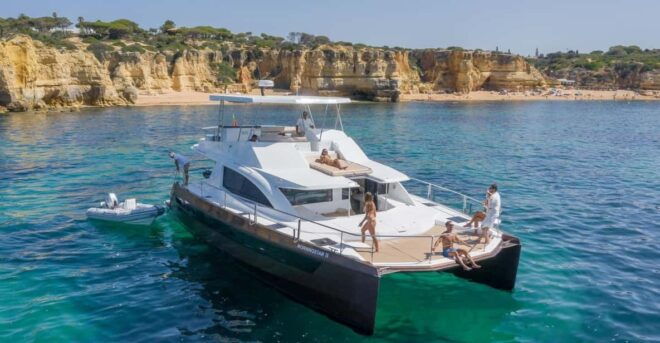 Vilamoura: Luxury Yacht Tour With Champagne and Sunset Views - Inclusions and Additional Services