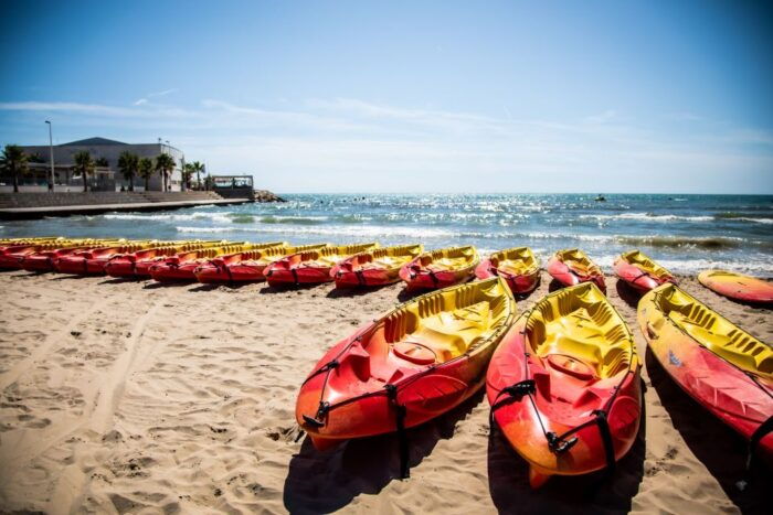 Vilanova I La Geltrú: Guided Kayak Tour 2-Hour - Touring the Pasífae Monument