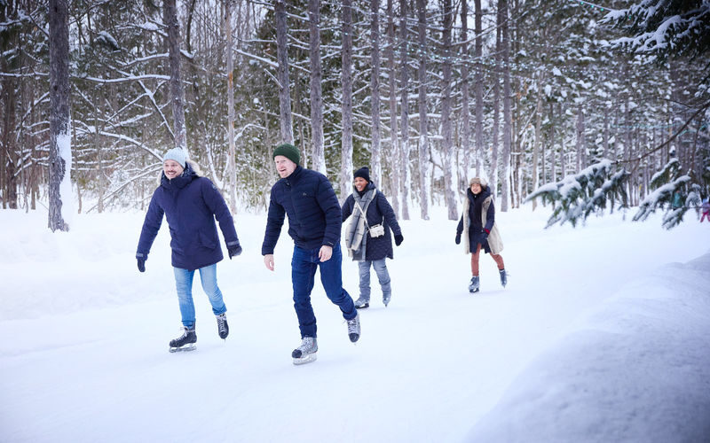 Village Express Ski Shuttle from Toronto to Blue Mountain - Families, children, and practical limits