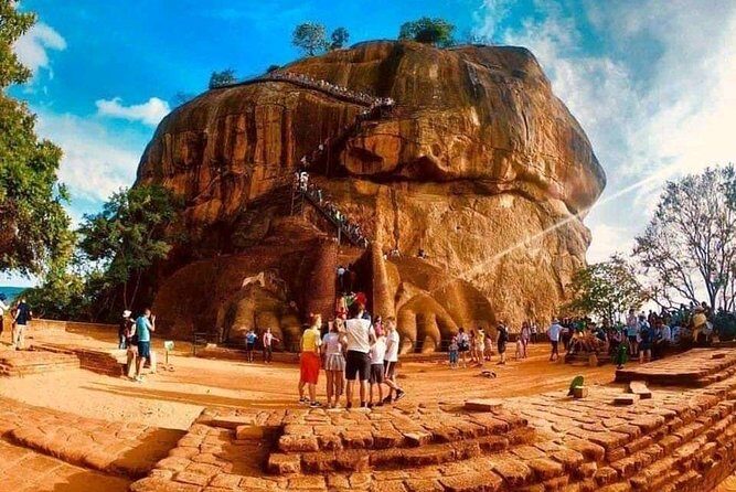 Village tour Sigiriya Rock, Pidurangala Rock and Dambulla temple - FAQs