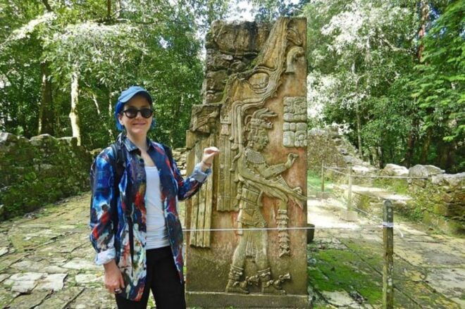 Villahermosa: Roberto Barrios Waterfall and Palenque - Cultural Immersion at El Panchán