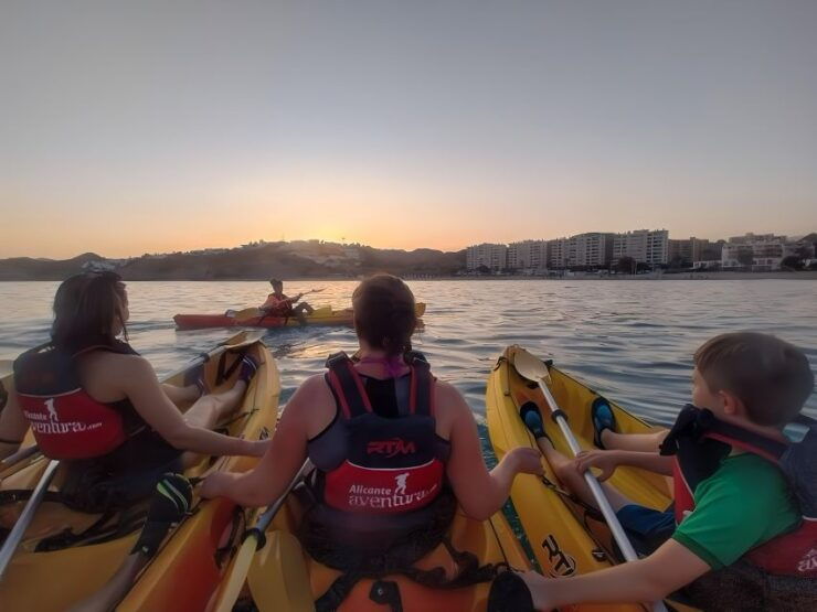 Villajoyosa: Moonlight Kayaking and Dinner Under the Stars - Experience Moonlight Kayaking Adventure