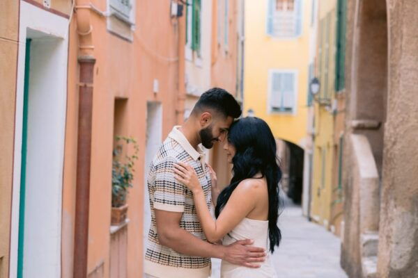 Villefranche-Sur-Mer: Private Photoshoot With a Photographer - Professional Photographer Guidance