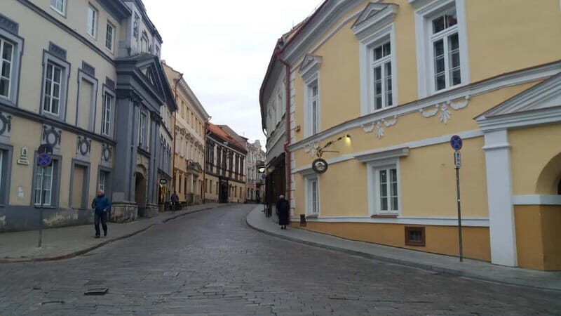 Vilnius: Morning Coffee Tour with Local Guide - The Experience in Detail