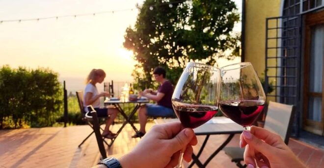 Vinci: Wine Tasting & Local Tuscan Food Dinner - Venue and Ambiance