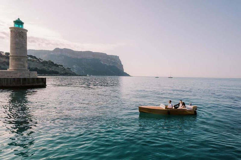 Vintage boat tour of Marseille for couples (5h) - Setting Sail on a Unique Vintage Voyage