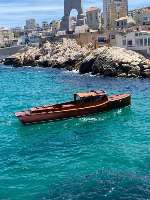 Vintage boat tour of Marseille - small groups (5h) - Aboard VICKE: Vintage Elegance Meets Modern Comforts