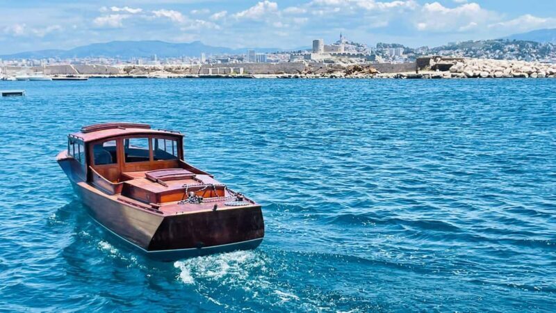 Vintage boat tour of Marseille - small groups (5h) - The Customized Picnic Experience
