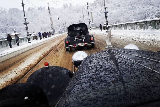 Vintage Cars Prague - Grand City Tour 150min / 1-6 Pers. 2,5hrs - Pickup and Logistics