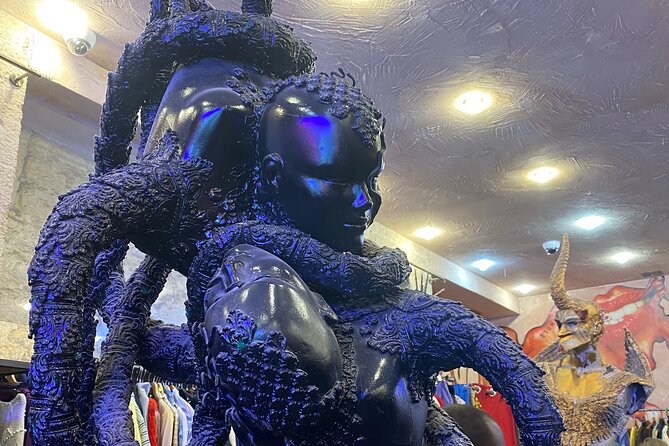 Vintage Shopping Tour in Paris With a Guide - Guided Vintage Shopping Tour in Paris