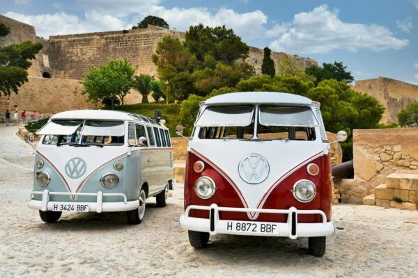 Vintage Tour Around Alicante in Genuine Kombi T1 Vans - Experiencing the 70s Essence