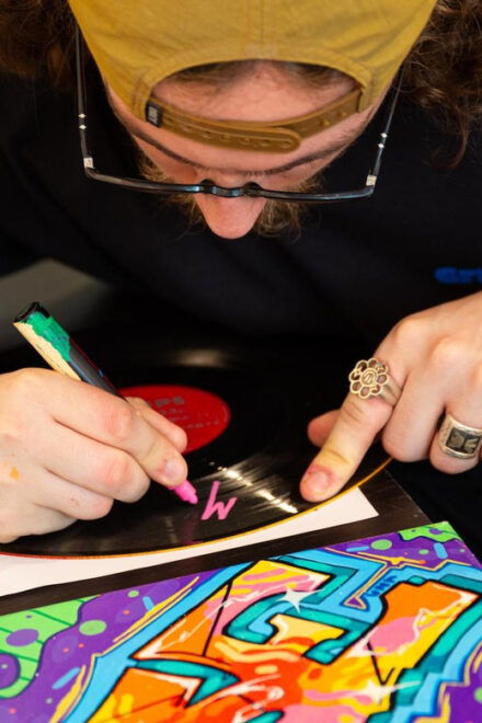 Vinyl Street-Art Customization Workshop - Reservation Process