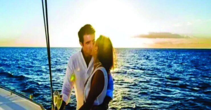 Vip Catamaran - Private Sunset Tour in Lisbon - Language and Group