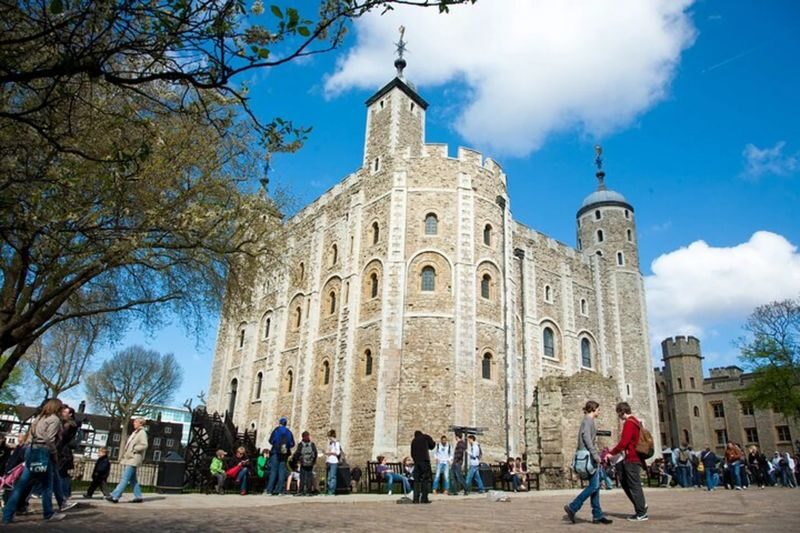 VIP Early Access Tower of London, Opening Ceremony with a Beefeater - What makes this early Tower visit different