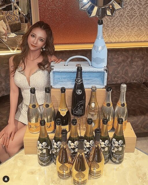 VIP Private Hostess Club Tokyo Night Life Karaoke with Girls - Detailed Breakdown of the Itinerary